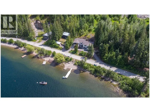 3610 Eagle Bay Road Unit# D, Eagle Bay, British Columbia V0E1T0