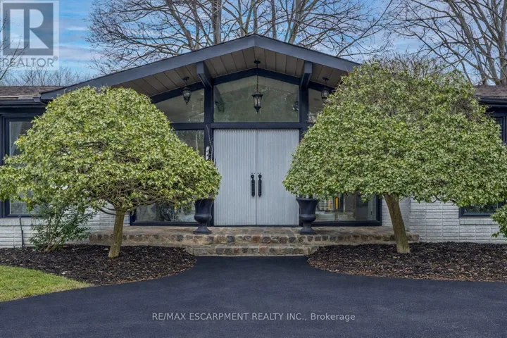 625 SIR RICHARD'S ROAD, Mississauga (Erindale), Ontario L5C1A3