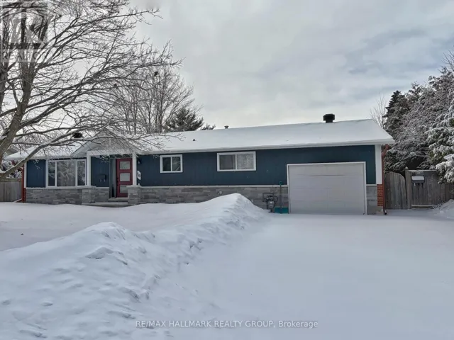 18 FOREST PARK AVENUE, Ottawa, Ontario K2E5A1