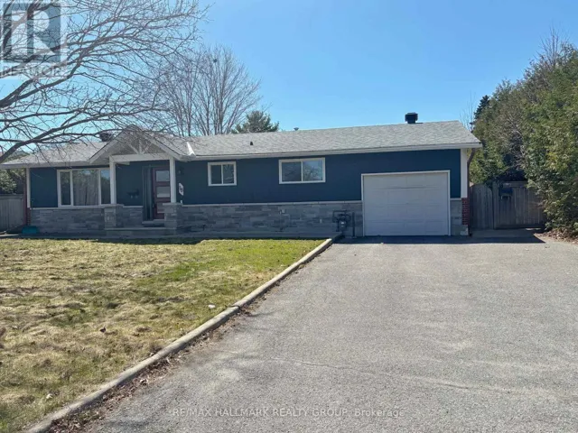 18 FOREST PARK AVENUE, Ottawa, Ontario K2E5A1