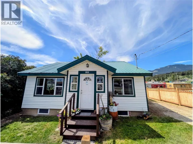 311 Dewdney Avenue, Clinton, British Columbia V0K1K0