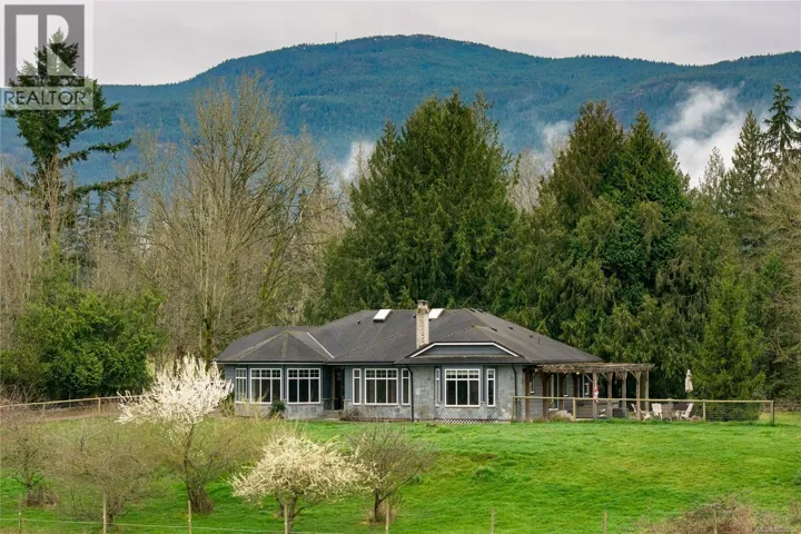 2865 Munroe Rd, Nanaimo, British Columbia V9R6X4