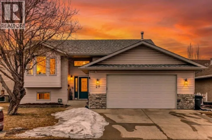 29 Fern Glade Crescent, Sylvan Lake, Alberta T4S1Z6