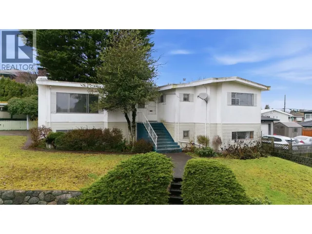 4745 GILPIN COURT, Burnaby, British Columbia V5G3A1