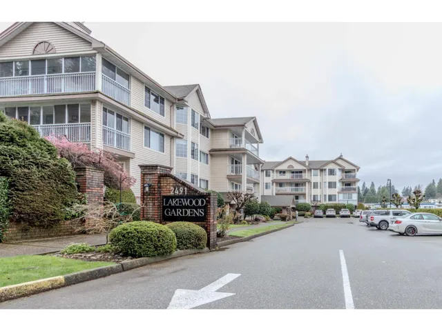 201 2491 GLADWIN ROAD, Abbotsford, British Columbia V2T3N8