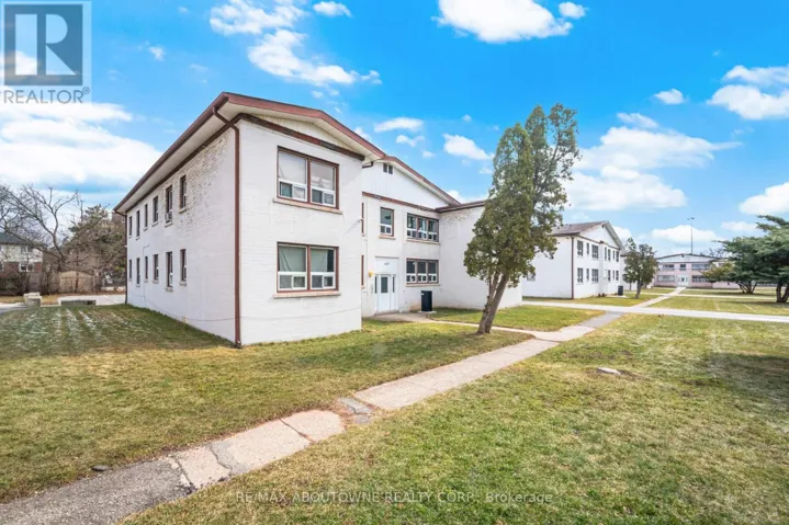 7 - 1037 CHURCHILL AVENUE E, Oakville (CP College Park), Ontario L6H1A3
