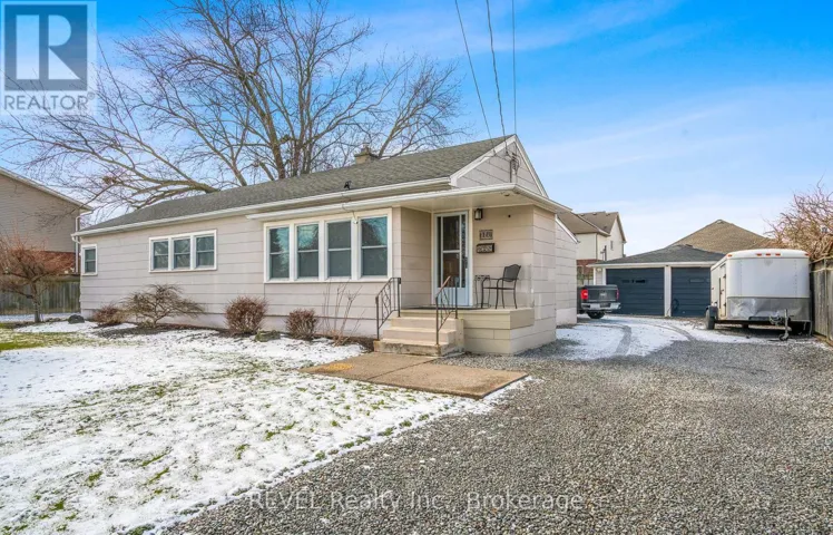 18 VALLEY ROAD, St. Catharines (Rykert/Vansickle), Ontario L2S1Y6