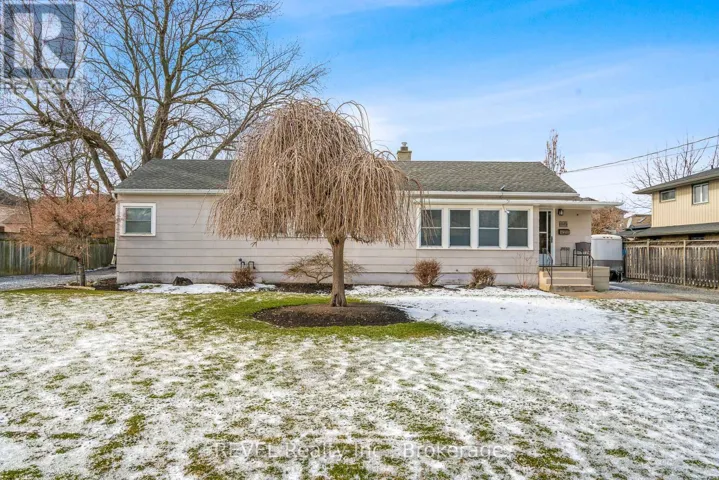 18 A, B, C, D VALLEY ROAD, St. Catharines (Rykert/Vansickle), Ontario L2S1Y6