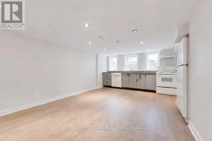 120 DUNDONALD STREET, Barrie (Codrington), Ontario L4M3T6