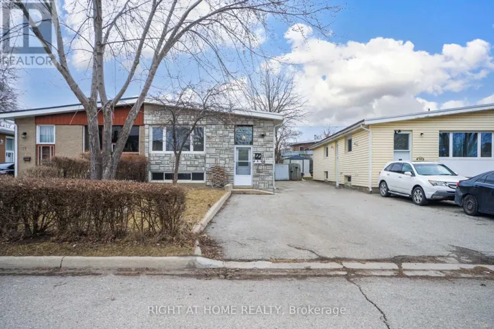 33 STANLEY COURT, Brampton (Brampton South), Ontario L6Y2B1