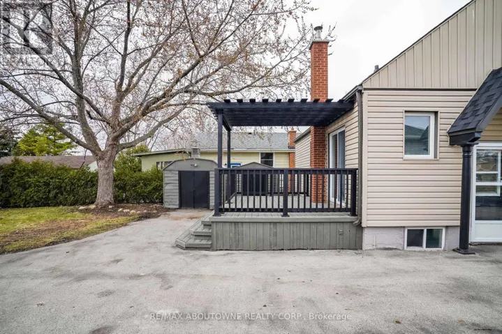 96 MOHAWK ROAD E, Hamilton (Greeningdon), Ontario L9A2G9