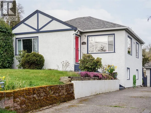 3044 Austin Ave, Saanich, British Columbia V9A2L2