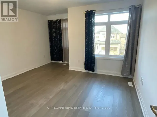 15 BARNYARD TRAIL, Barrie (Innis-Shore), Ontario L9J0Y1