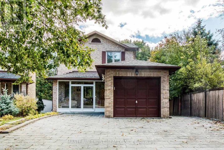 20 VALHALLA COURT, Aurora (Aurora Village), Ontario L4G5W3