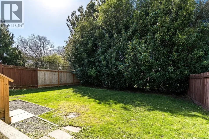 3166 Alder St, Victoria, British Columbia V8X1N8