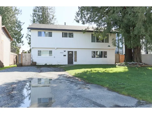 19828 54 AVENUE, Langley, British Columbia V3A3V9
