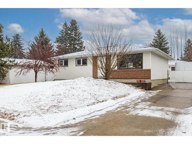 4 GILMORE AV, Sherwood Park, Alberta T8A2X8