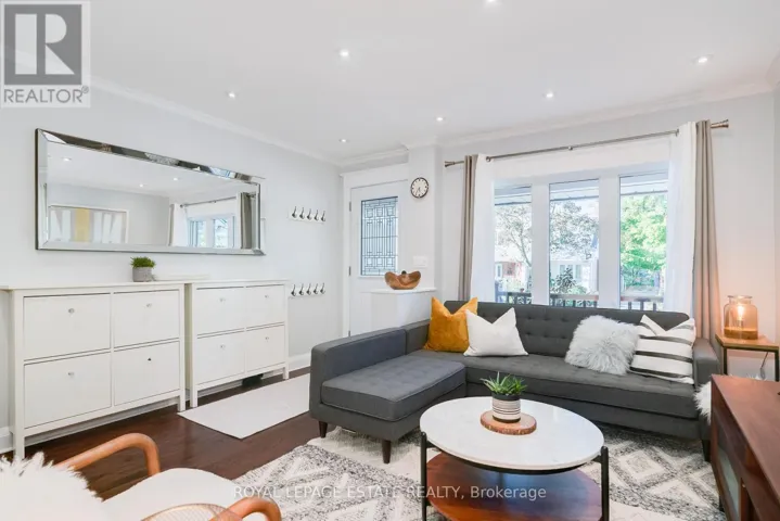 331 SCARBOROUGH ROAD, Toronto (East End-Danforth), Ontario M4E3M9