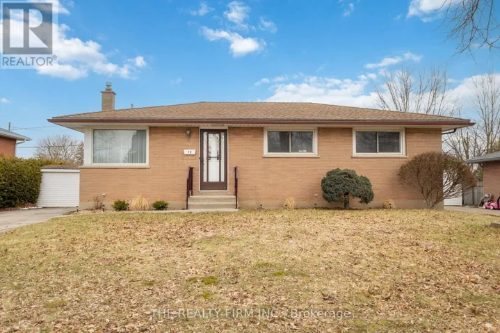 12 CURTIS AVENUE, London South (South T), Ontario N5Z4G1