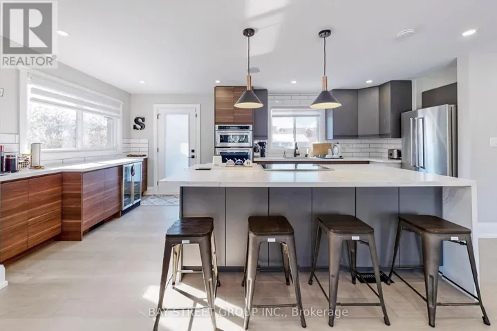 646 SIMCOE ROAD, Bradford West Gwillimbury (Bradford), Ontario L3Z4A9