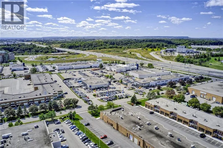 775 PACIFIC Road Unit# 33, Oakville, Ontario L6L6M4