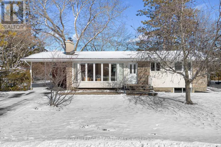 7 KIMBERLEY ROAD, Ottawa, Ontario K2H6C1