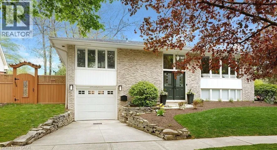 407 CANTERBURY Crescent, Oakville, Ontario L6J5K8