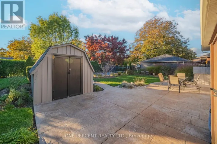 38 ALBANY DRIVE, St. Catharines (Lakeport), Ontario L2N3T5