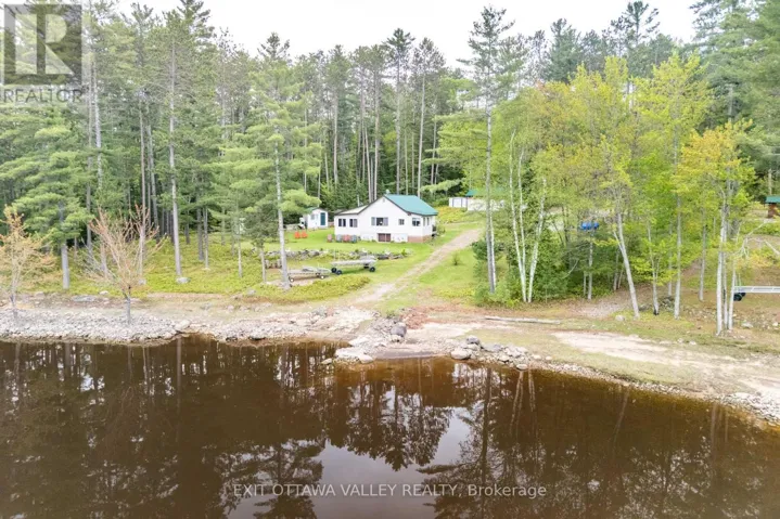 51 MYRLIN WAY, Laurentian Hills, Ontario K0J1P0
