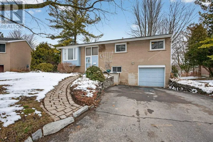 28 PEMBER PLACE, Kingston (Central City West), Ontario K7M2P7