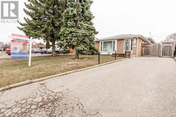 13 CATHCART CRESCENT, Brampton (Avondale), Ontario L6T2A4
