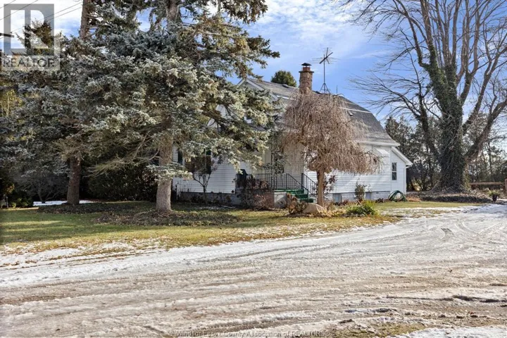 424 County Rd 14, Kingsville, Ontario N0R1B0