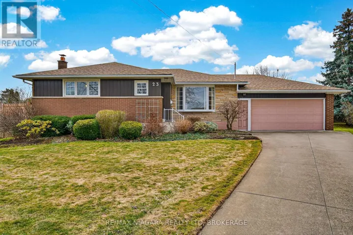 23 ALMOND GARDENS, Grimsby (Grimsby Beach), Ontario L3M2K2