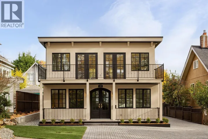 135 Passmore St, Victoria, British Columbia V8S3V6