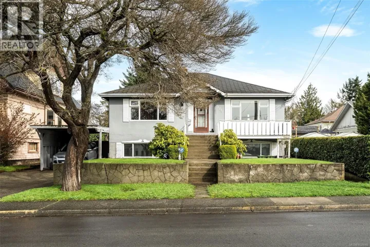 1790 Denman St, Victoria, British Columbia V8R1Y4