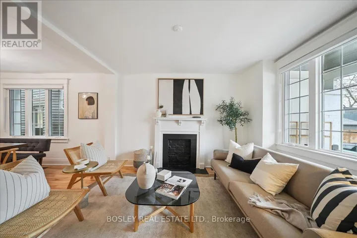 4 MURDOCK AVENUE, Toronto (Woodbine Corridor), Ontario M4C1E4