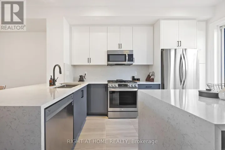 21 - 10 LUNAR CRESCENT, Mississauga (Streetsville), Ontario L5M2P6