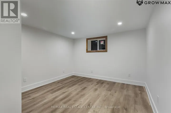 1328 BUNNELL DRIVE, Burlington (Mountainside), Ontario L7P2E1