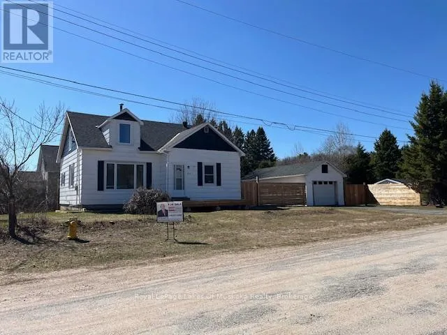 27 LINCOLN AVENUE, South River, Ontario P0A1X0