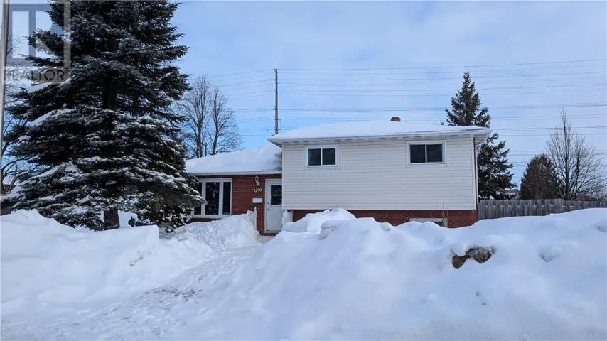 1290 Lillian Boulevard, Sudbury, Ontario P3A2R7
