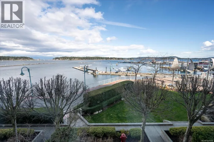 TH10 38 Front St, Nanaimo, British Columbia V9R0B8