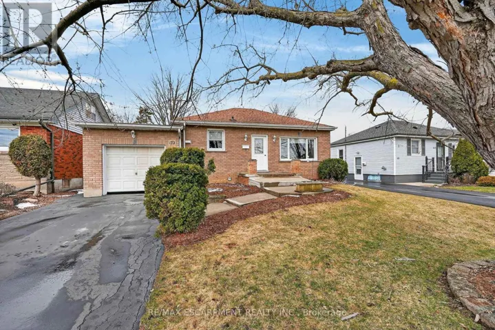 172 RIDGE STREET, Hamilton (Greeningdon), Ontario L9A2X5