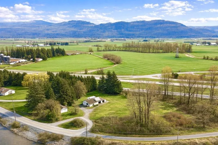 37795 NORTH PARALLEL ROAD, Abbotsford, British Columbia V3G2K1