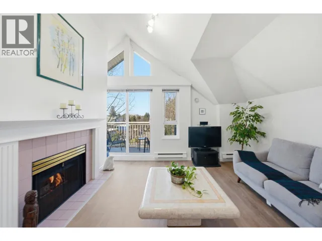 PH2 2736 VICTORIA DRIVE, Vancouver, British Columbia V5N4L4