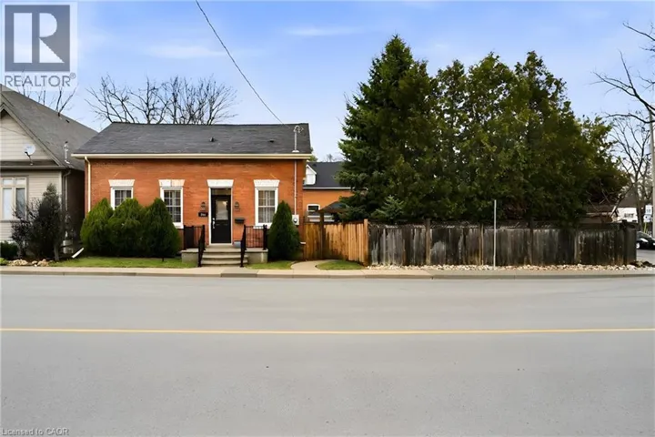 243 HATT Street, Dundas, Ontario L9H2H1