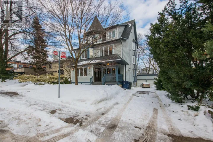 25 NEVILLE PARK BOULEVARD, Toronto (The Beaches), Ontario M4E3P5