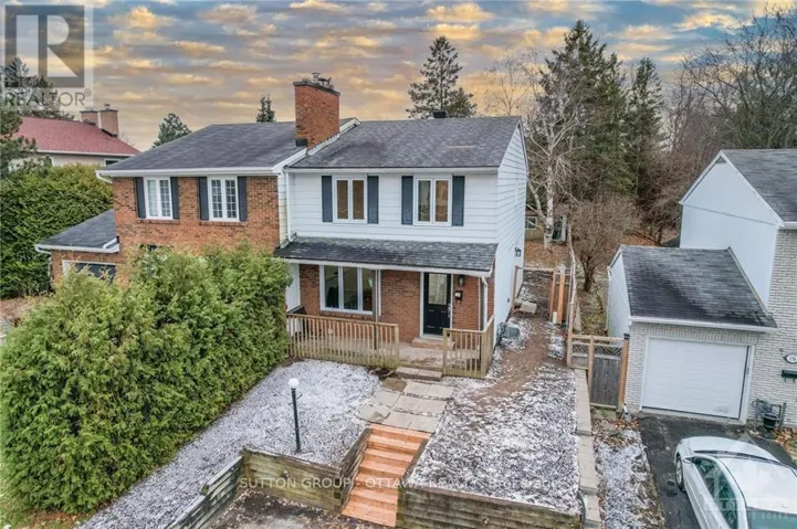 178 MCCLELLAN ROAD, Ottawa, Ontario K2H5W1