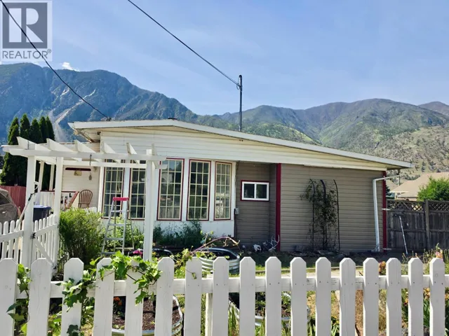 411 6th Avenue, Keremeos, British Columbia V0X1N3