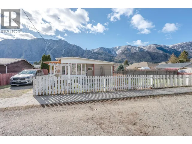 411 6th Avenue, Keremeos, British Columbia V0X1N3