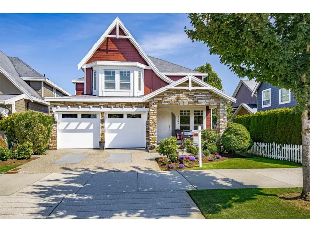 17393 2 AVENUE, Surrey, British Columbia V3Z6R9